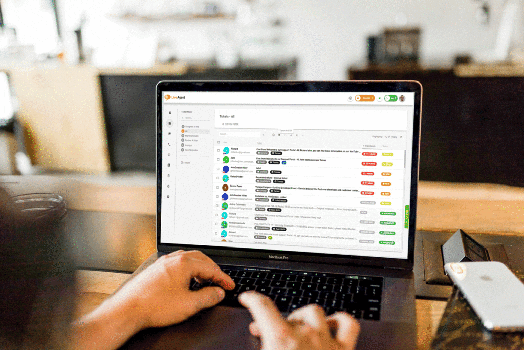 LiveAgent univerzális beérkezett levelek a számítógép képernyőjén